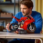 Ducati Panigale V4 S motocikls - Image 2