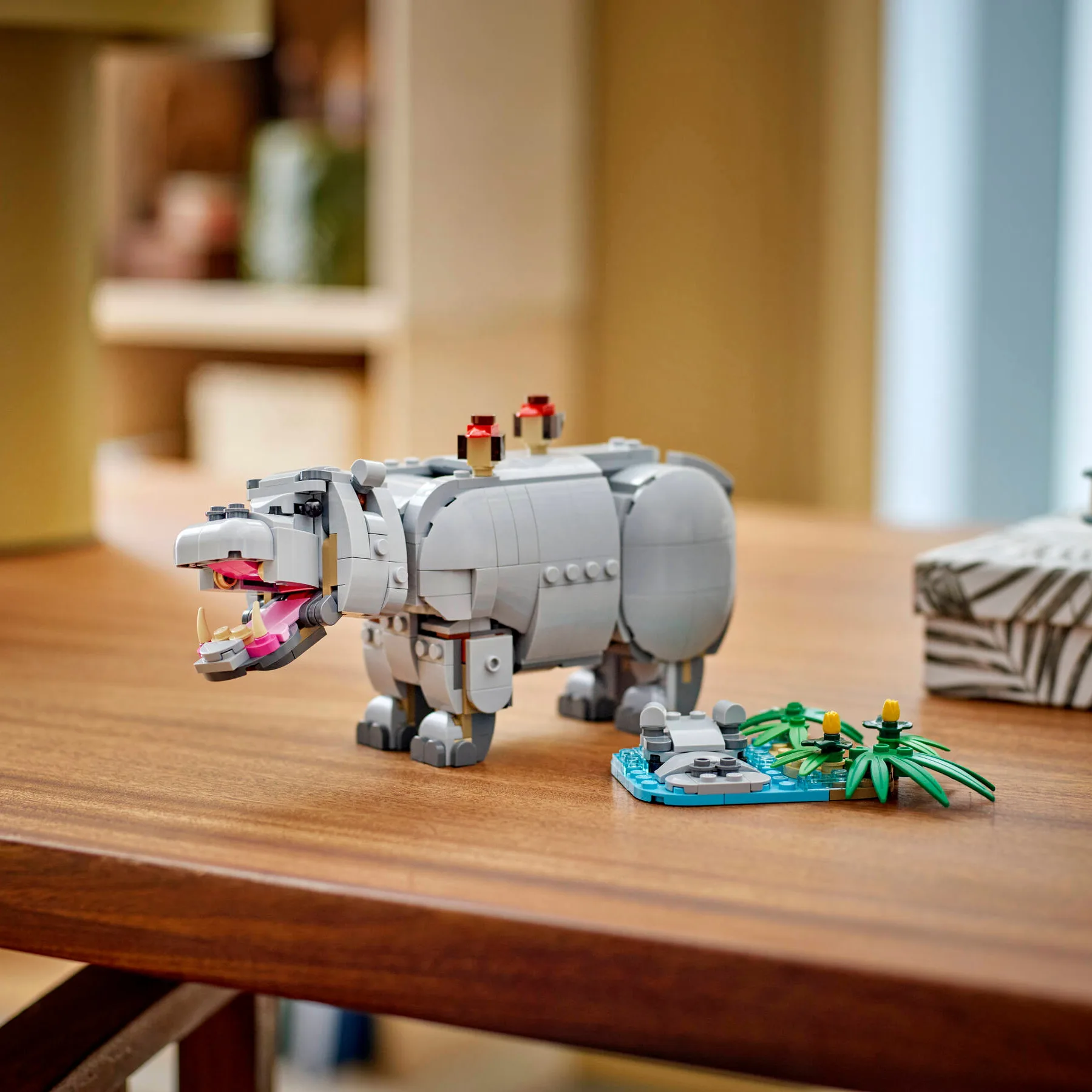 Savvaļas dzīvnieki: Majestātiskais degunradzis ar putniem - Image 7