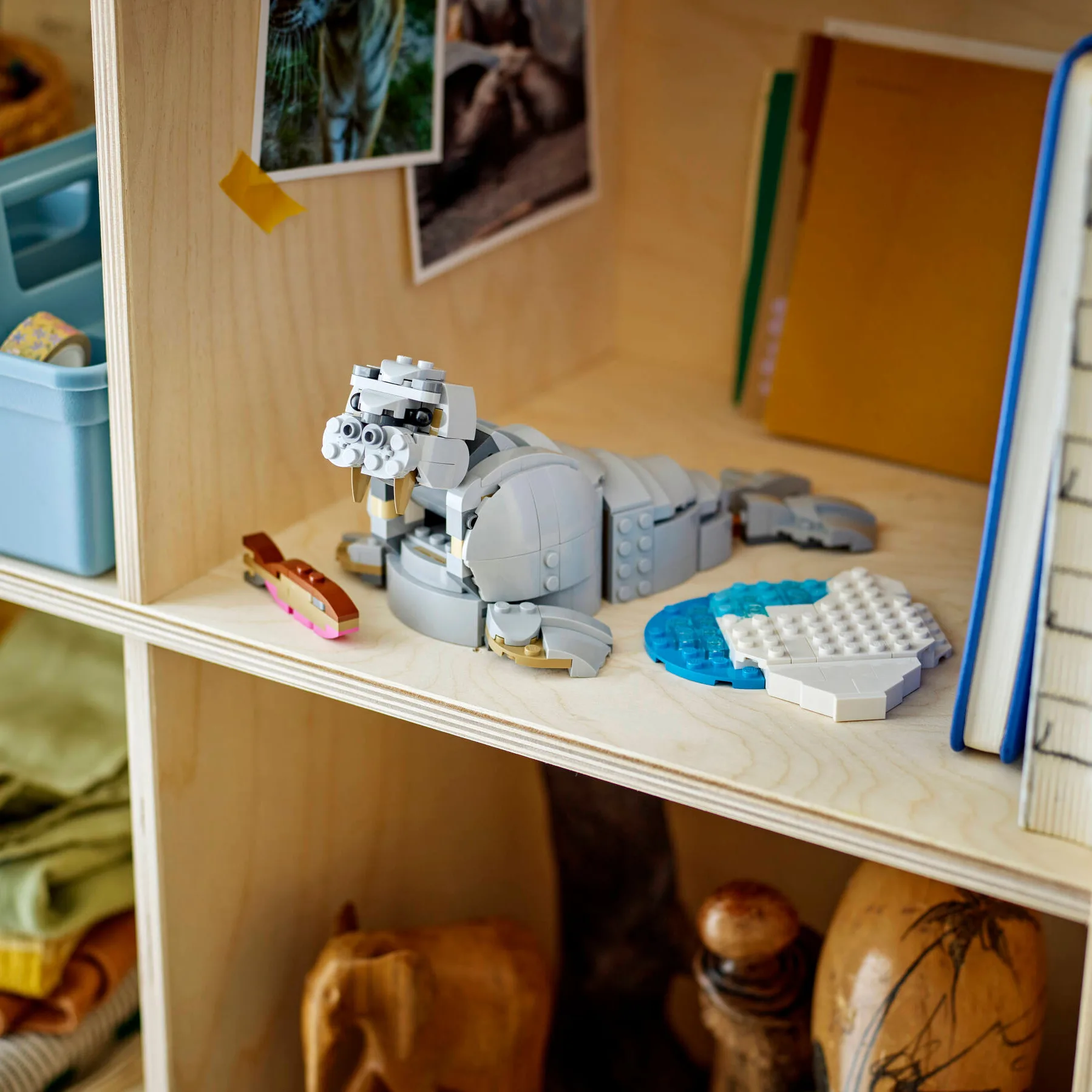 Savvaļas dzīvnieki: Majestātiskais degunradzis ar putniem - Image 6