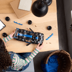 Porsche GT4 e-Performance sacīkšu auto - Image 9